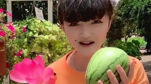 吃瓜怎么撕开,轻松撕开瓜界风云 第3张 吃瓜怎么撕开,轻松撕开瓜界风云 第3张
