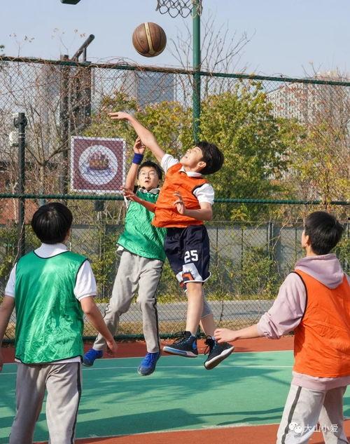 篮球校园吃瓜,吃瓜群众围观精彩瞬间 第1张 篮球校园吃瓜,吃瓜群众围观精彩瞬间 第1张